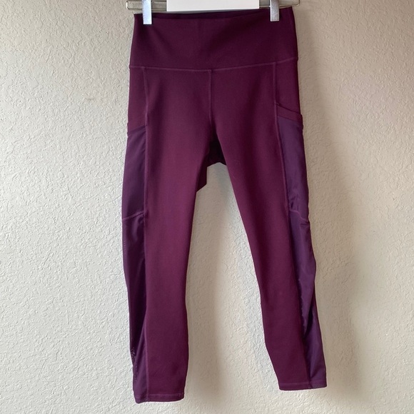 Fabletics On-The-Go PowerHold Legging - Picture 1 of 13
